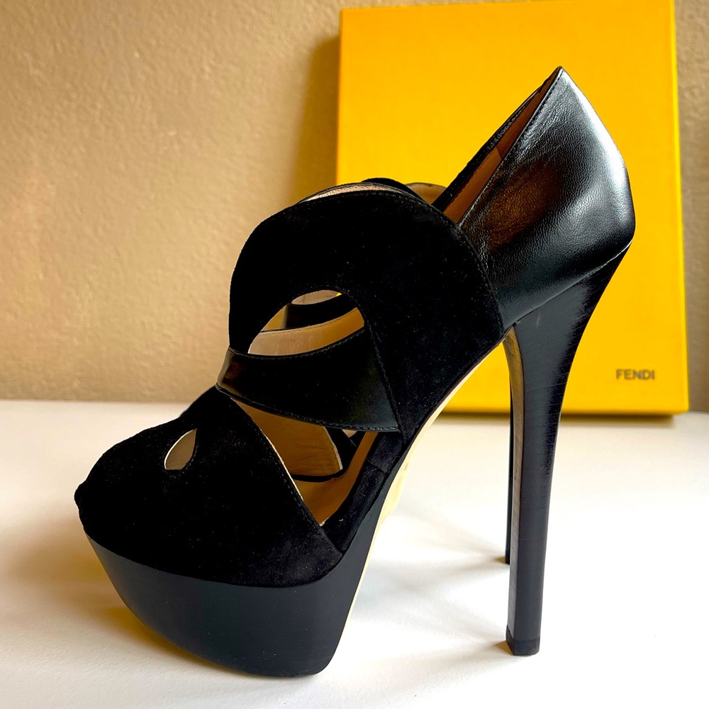 FENDI | SUEDE & LEATHER PLATFORM HEEL PEEP TOE SHOE SANDAL - NIB